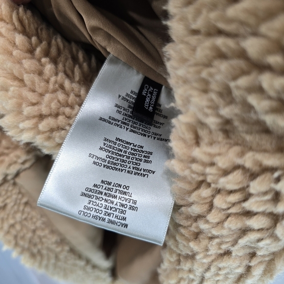 Levis Coat Womens Small Tan Beige Teddy Sherpa Fuzzy Mock Neck Assymetric - Picture 9 of 13